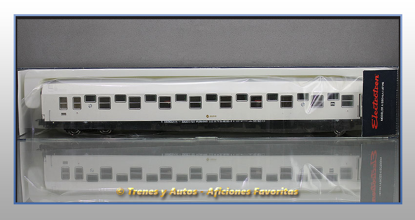 Coche pasajeros Serie 8000 Camas T2 - Renfe