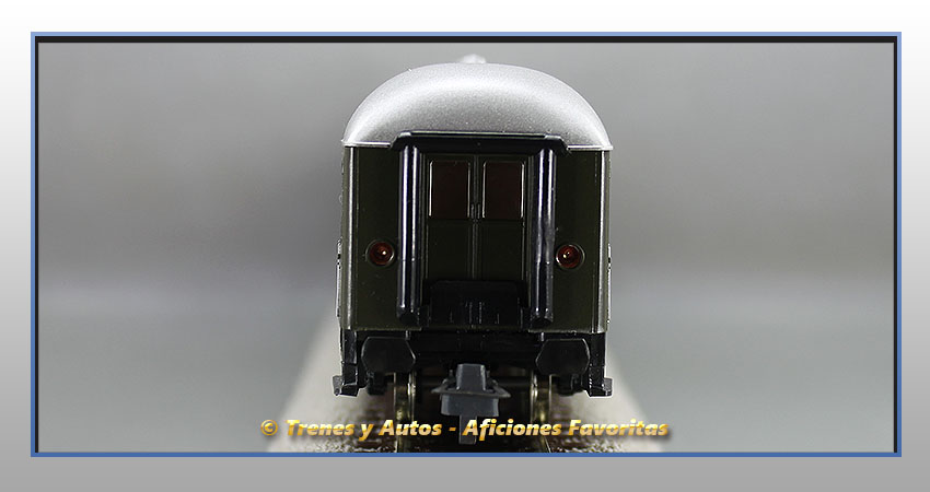 Coche pasajeros Serie 8000 "Uso Militar" - Renfe