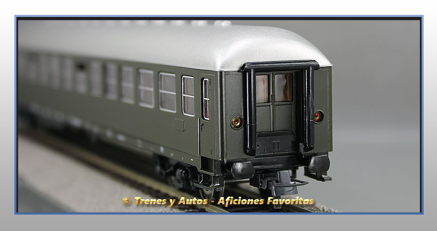 Coche pasajeros Serie 8000 "Uso Militar" - Renfe