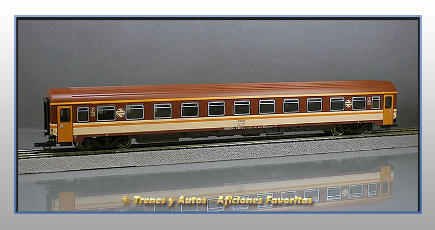 Coche pasajeros Serie 10200 "Estrella" BB-10220 - Renfe