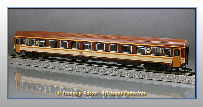 Coche pasajeros Serie 10200 "Estrella" BB-10220 - Renfe