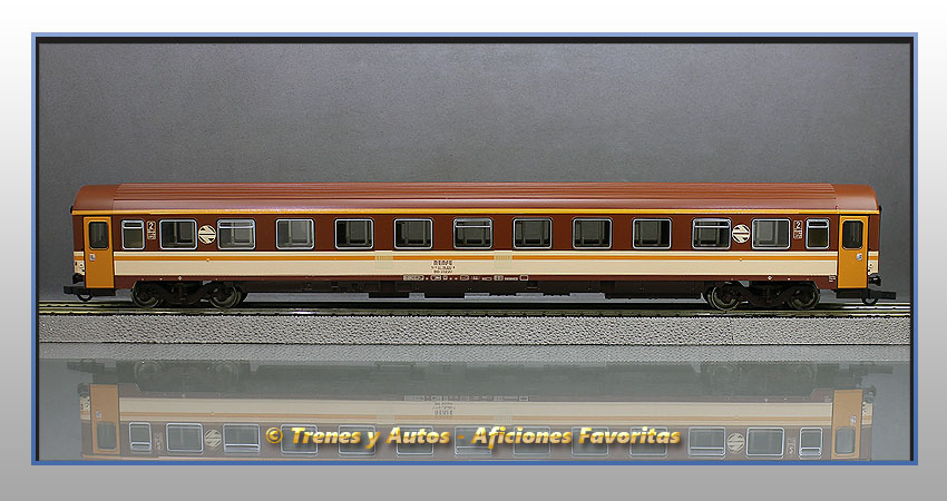 Coche pasajeros Serie 10200 "Estrella" BB-10220 - Renfe