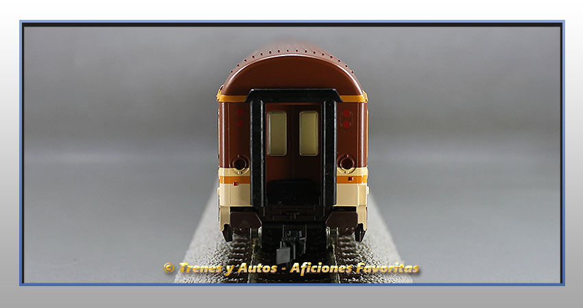 Coche pasajeros Serie 10200 "Estrella" BB-10220 - Renfe