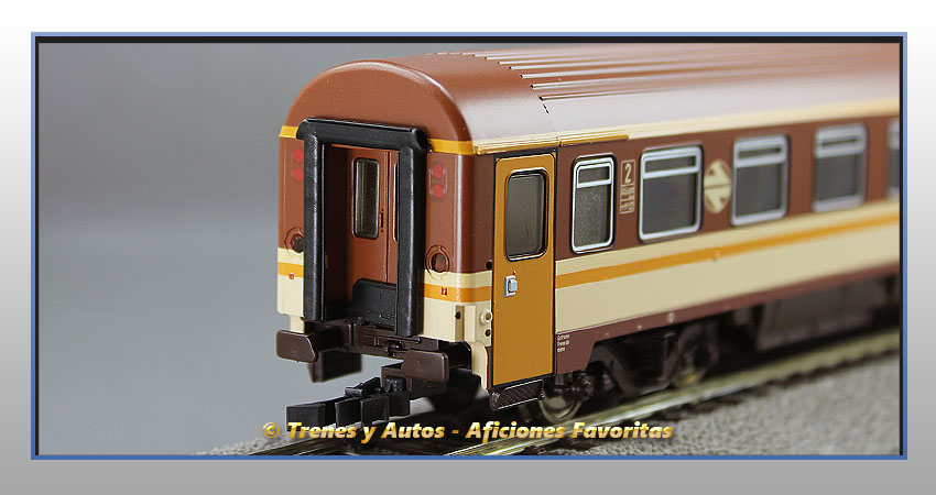 Coche pasajeros Serie 10200 "Estrella" BB-10220 - Renfe