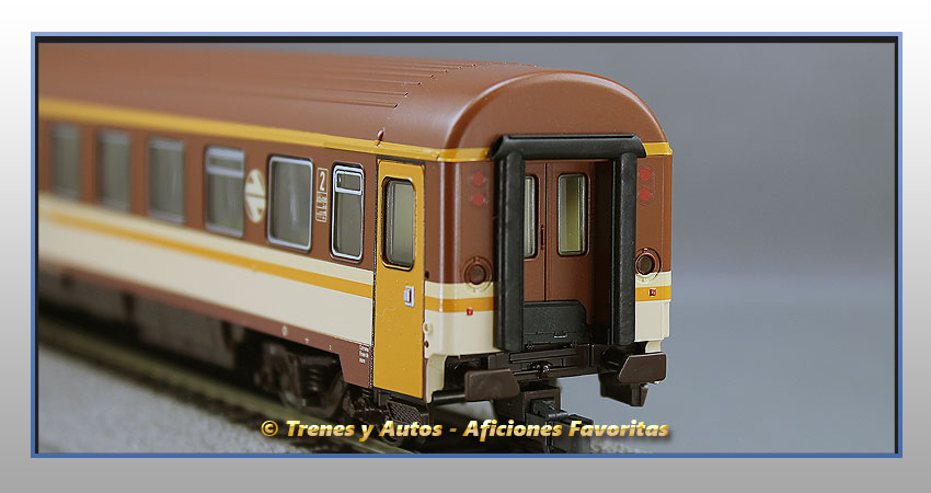 Coche pasajeros Serie 10200 "Estrella" BB-10220 - Renfe