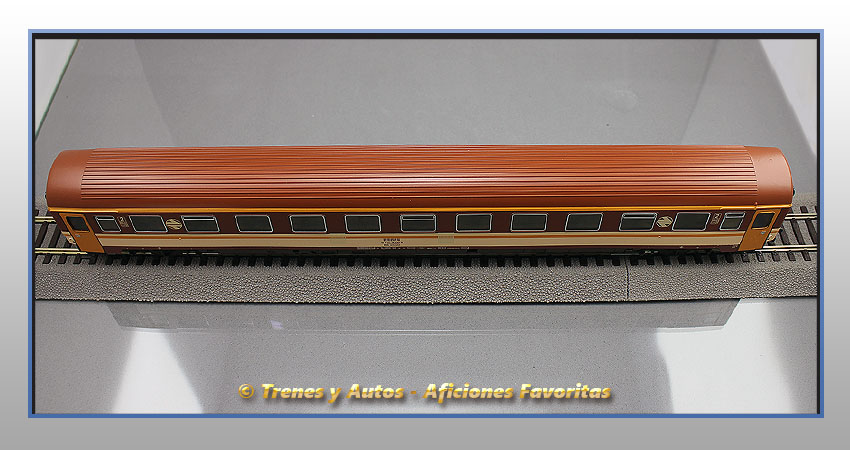 Coche pasajeros Serie 10200 "Estrella" BB-10220 - Renfe