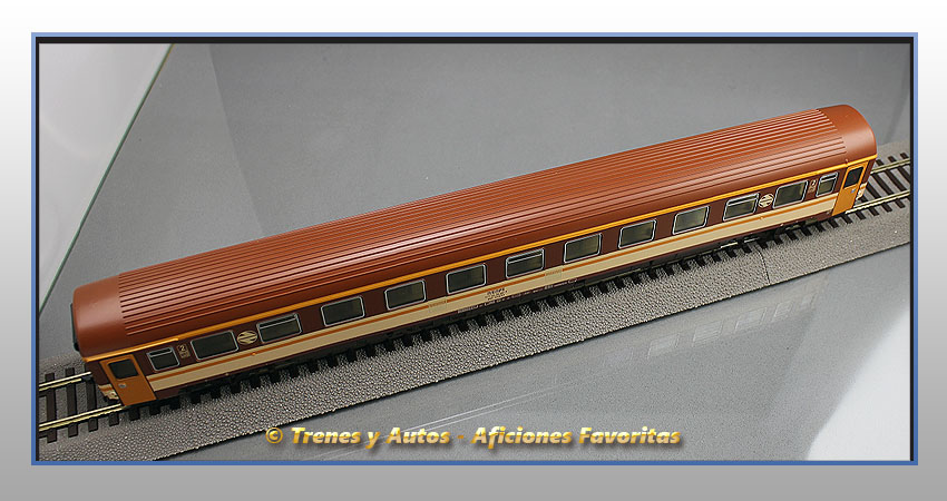 Coche pasajeros Serie 10200 "Estrella" BB-10220 - Renfe