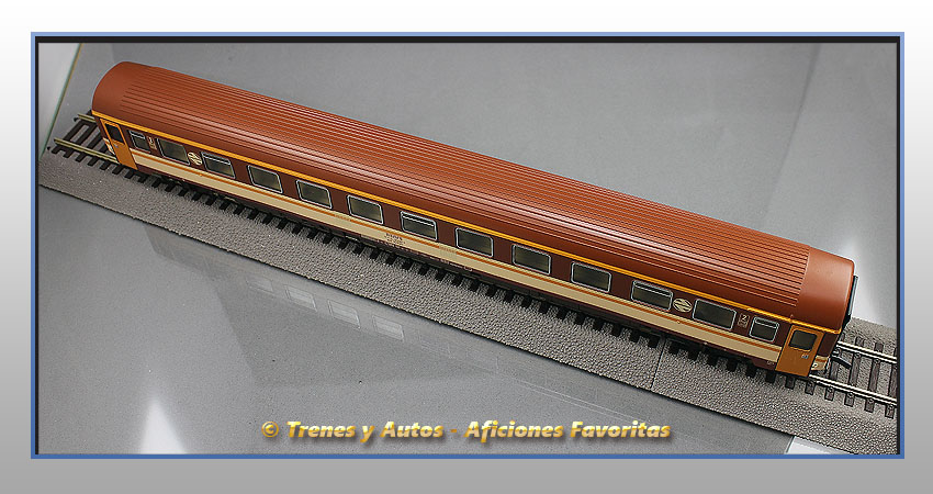Coche pasajeros Serie 10200 "Estrella" BB-10220 - Renfe