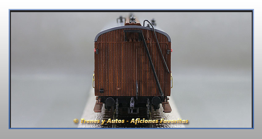 Coche pasajeros Serie 1678/1835 Ahv-1833 - Renfe
