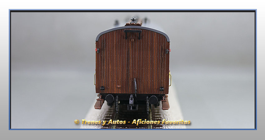 Coche pasajeros Serie 1678/1835 Ahv-1833 - Renfe