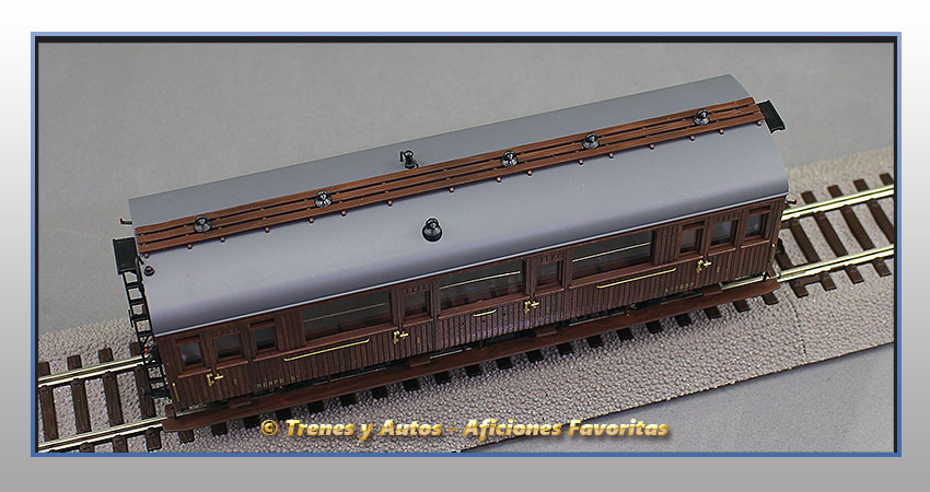 Coche pasajeros Serie 1678/1835 Ahv-1833 - Renfe