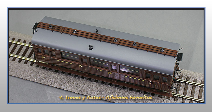 Coche pasajeros Serie 1678/1835 Ahv-1833 - Renfe