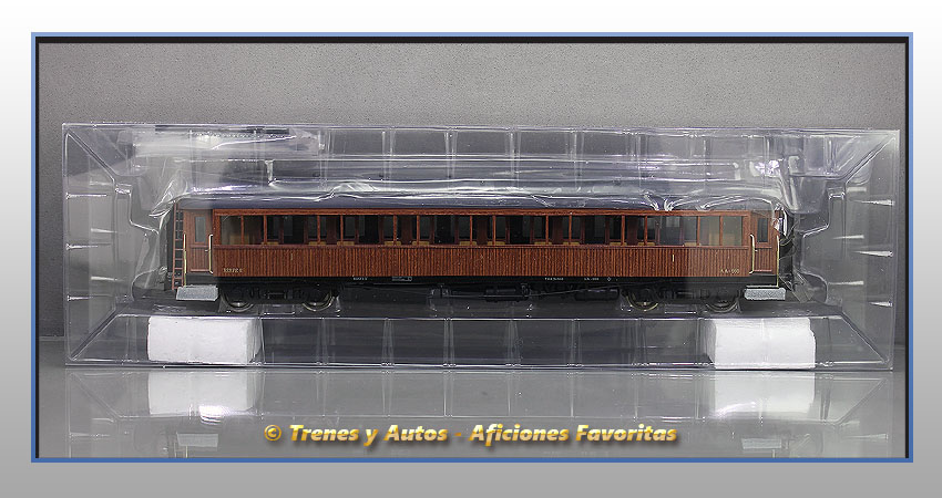 Coche pasajeros madera Largo Recorrido AA-950 - Renfe