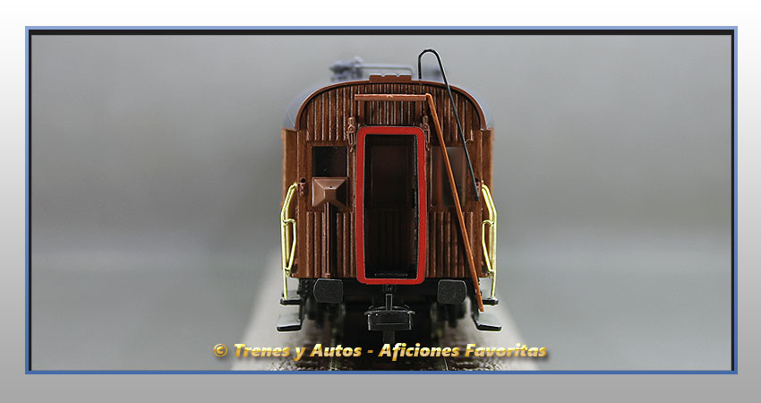 Coche pasajeros madera Largo Recorrido AA-950 - Renfe