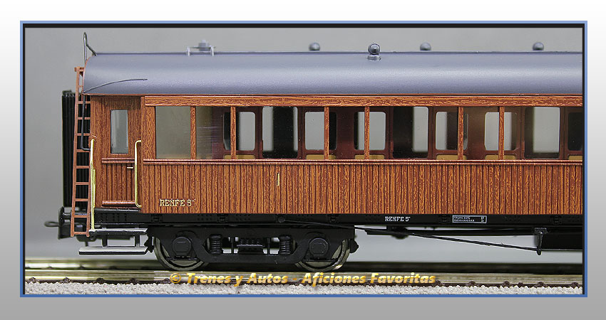 Coche pasajeros madera Largo Recorrido AA-950 - Renfe