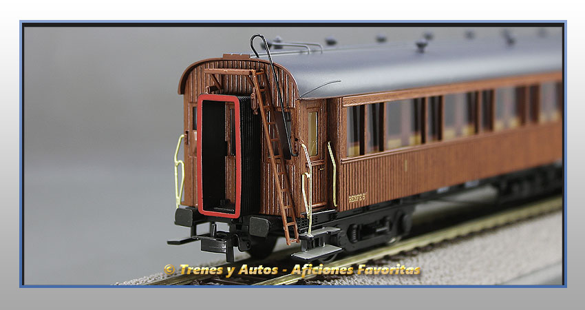 Coche pasajeros madera Largo Recorrido AA-950 - Renfe