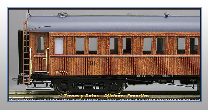 Coche pasajeros madera Largo Recorrido CC-651 - Renfe