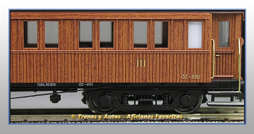 Coche pasajeros madera Largo Recorrido CC-651 - Renfe
