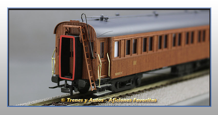 Coche pasajeros madera Largo Recorrido CC-651 - Renfe