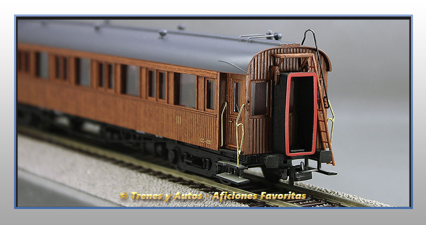 Coche pasajeros madera Largo Recorrido CC-651 - Renfe