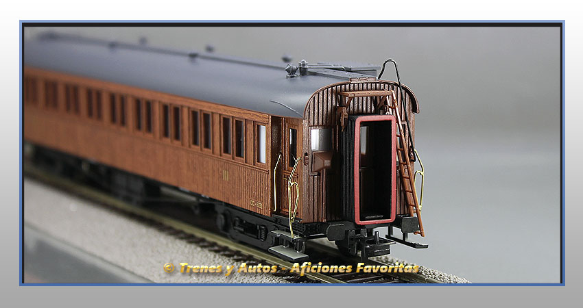 Coche pasajeros madera Largo Recorrido CC-651 - Renfe