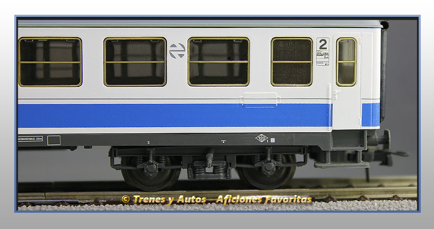 Coche pasajeros Serie B12x-12345 "Danone" - Renfe