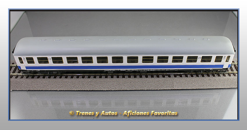 Coche pasajeros Serie B12x-12345 "Danone" - Renfe