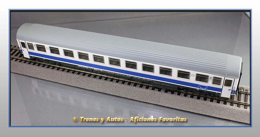 Coche pasajeros Serie B11x-10209 "Danone" - Renfe