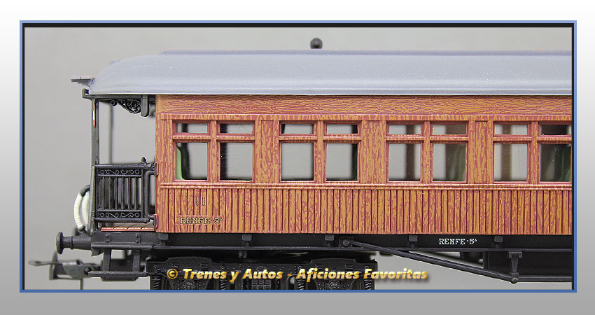 Coche pasajeros Costa BB-2466 - 2ª Clase -  Renfe