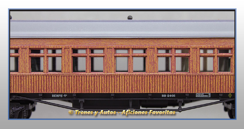Coche pasajeros Costa BB-2466 - 2ª Clase -  Renfe