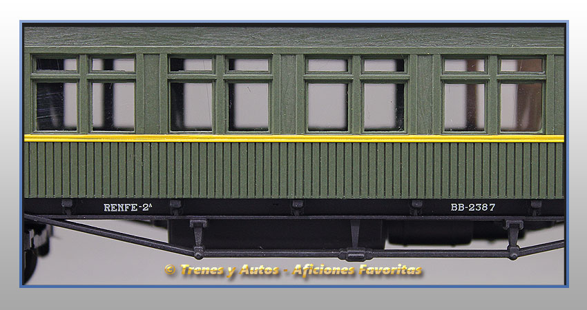 Coche pasajeros Costa BB-2387 - 2ª Clase - Renfe