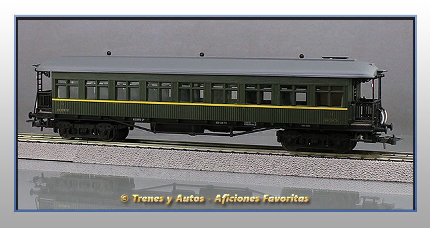 Coche pasajeros Costa BB-2476 - 2ª Clase - Renfe
