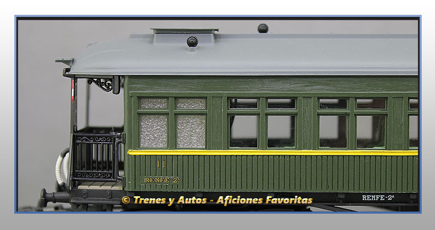 Coche pasajeros Costa BB-2476 - 2ª Clase - Renfe