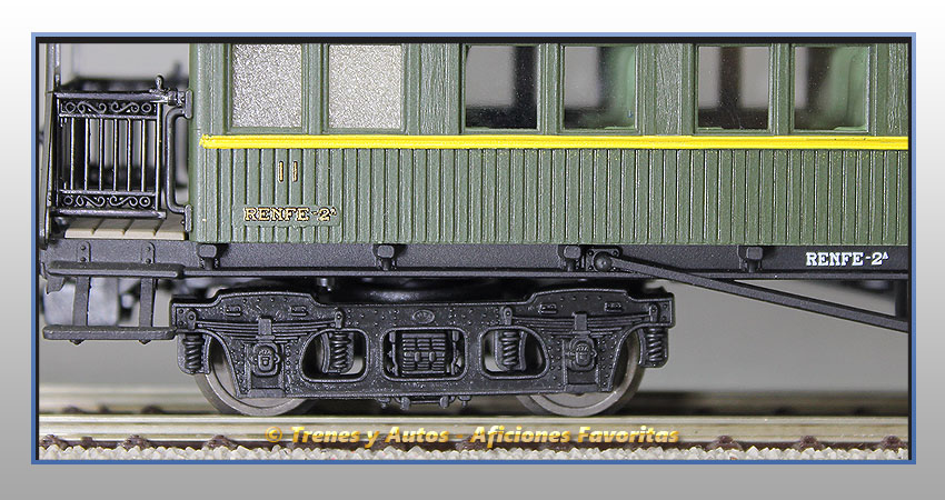 Coche pasajeros Costa BB-2476 - 2ª Clase - Renfe