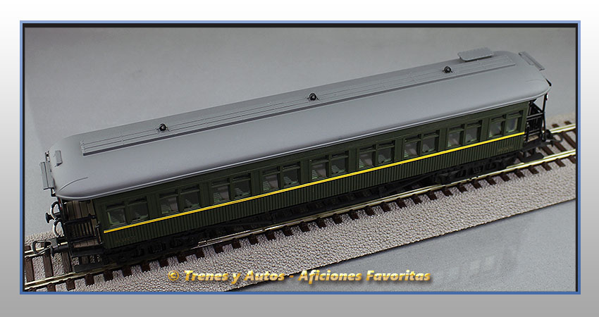 Coche pasajeros Costa BB-2476 - 2ª Clase - Renfe