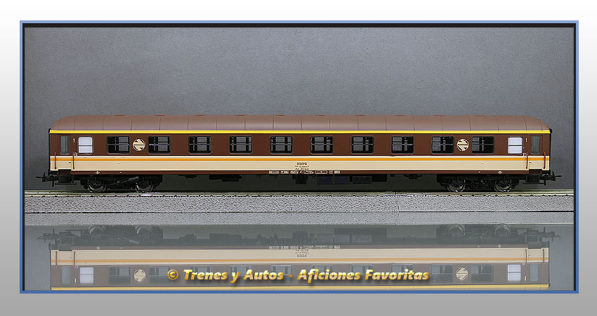 Coche pasajeros Serie 8000 "Estrella" AA-8049 Clase 1ª - Renfe