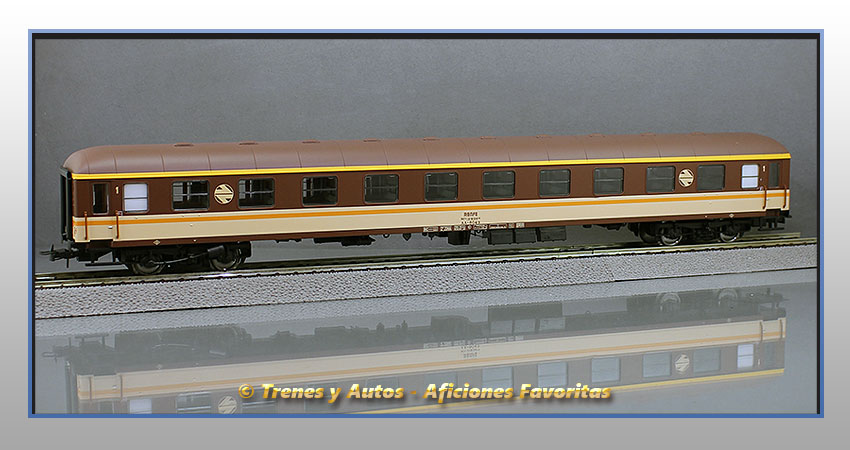 Coche pasajeros Serie 8000 "Estrella" AA-8049 Clase 1ª - Renfe