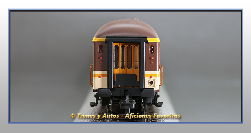 Coche pasajeros Serie 8000 "Estrella" AA-8049 Clase 1ª - Renfe