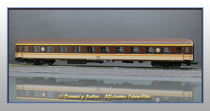 Coche pasajeros Serie 8000 "Estrella" AA-8049 Clase 1ª - Renfe