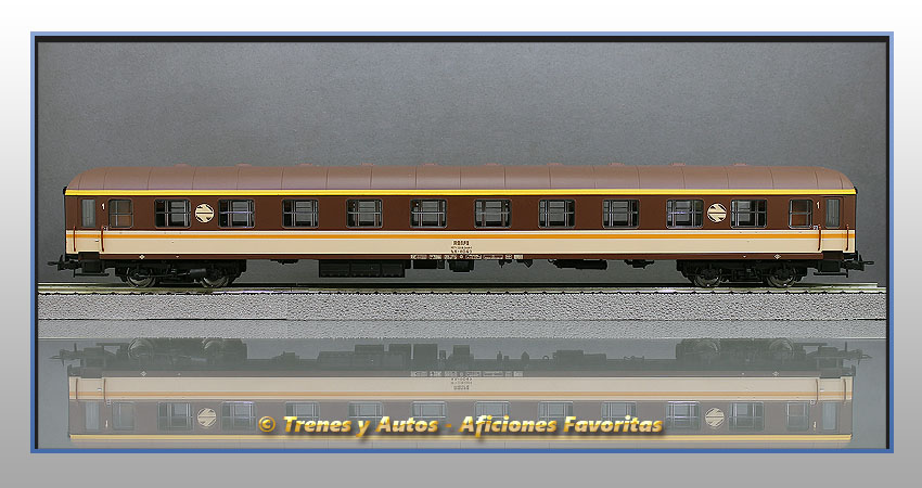 Coche pasajeros Serie 8000 "Estrella" AA-8049 Clase 1ª - Renfe