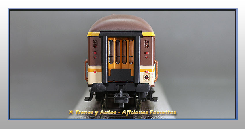 Coche pasajeros Serie 8000 "Estrella" AA-8049 Clase 1ª - Renfe