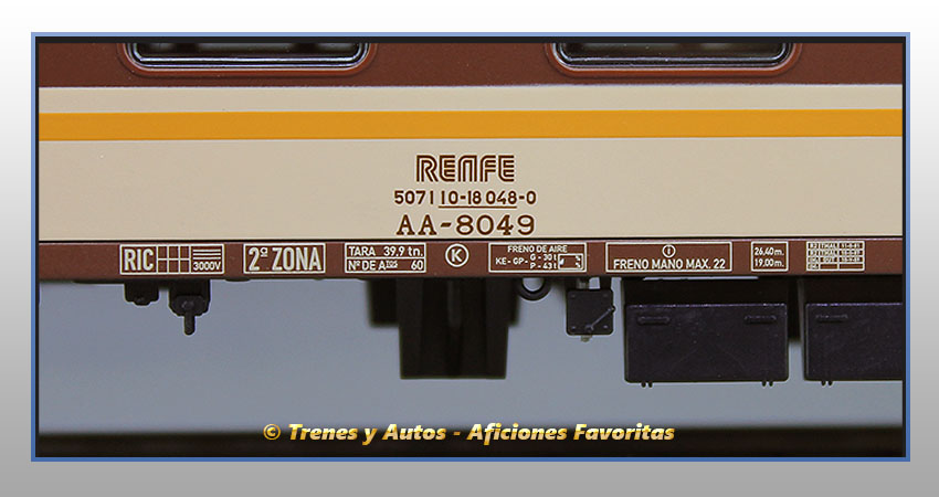 Coche pasajeros Serie 8000 "Estrella" AA-8049 Clase 1ª - Renfe