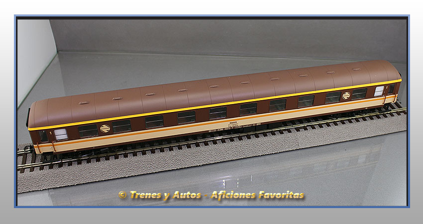 Coche pasajeros Serie 8000 "Estrella" AA-8049 Clase 1ª - Renfe