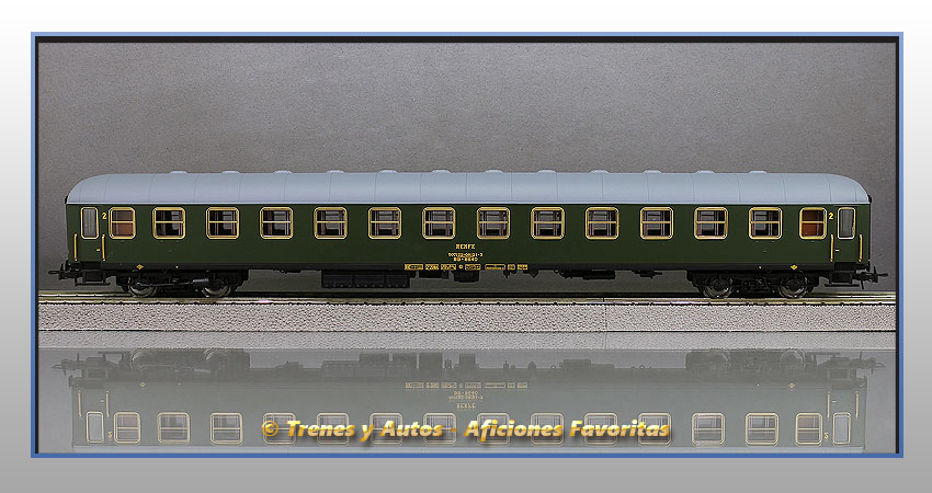 Coche pasajeros Serie 8000 BB-8640 2ª Clase - Renfe
