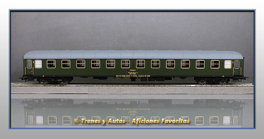 Coche pasajeros Serie 8000 BB-8640 2ª Clase - Renfe