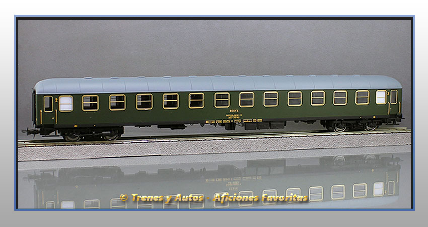 Coche pasajeros Serie 8000 BB-8640 2ª Clase - Renfe