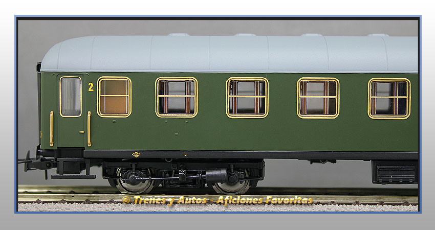 Coche pasajeros Serie 8000 BB-8640 2ª Clase - Renfe