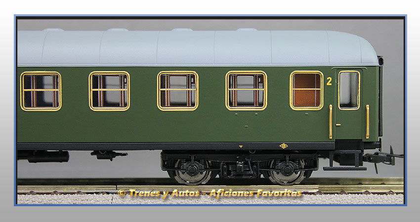Coche pasajeros Serie 8000 BB-8640 2ª Clase - Renfe