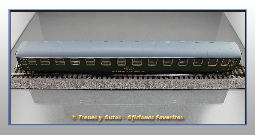 Coche pasajeros Serie 8000 BB-8640 2ª Clase - Renfe