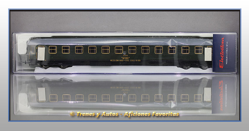 Coche pasajeros Serie 8000 BB-8705 2ª Clase - Renfe